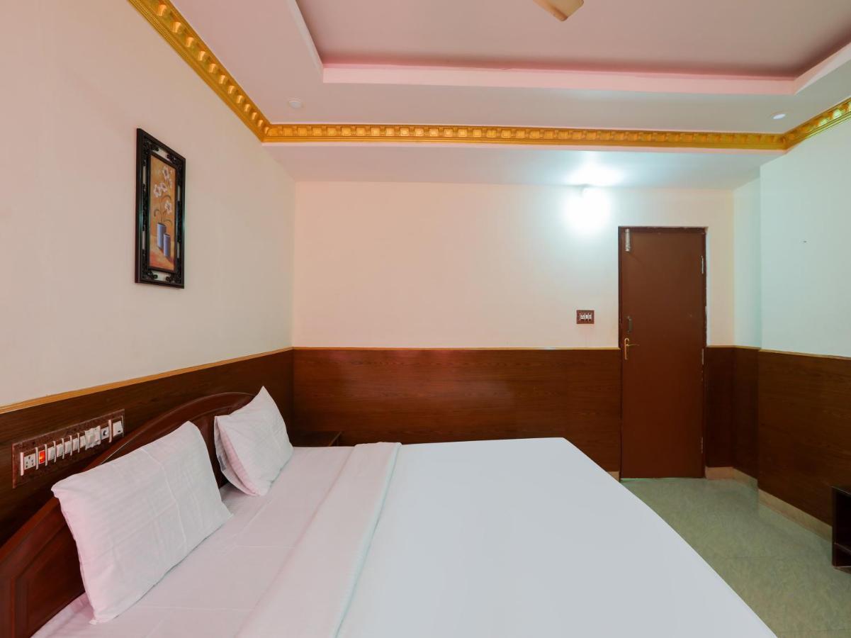 Capital O 84002 Hotel Top In Town President Kushālnagar Extérieur photo