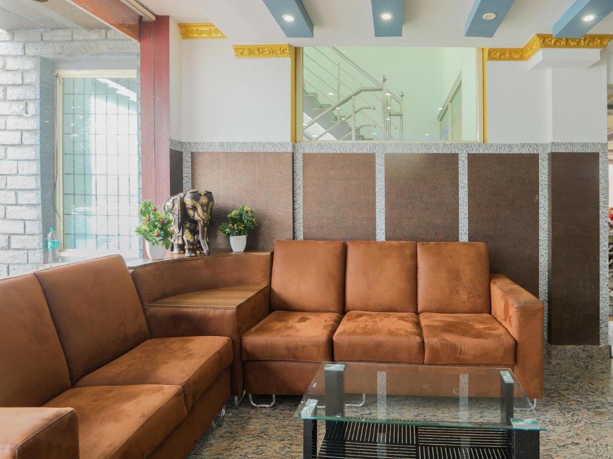 Capital O 84002 Hotel Top In Town President Kushālnagar Extérieur photo