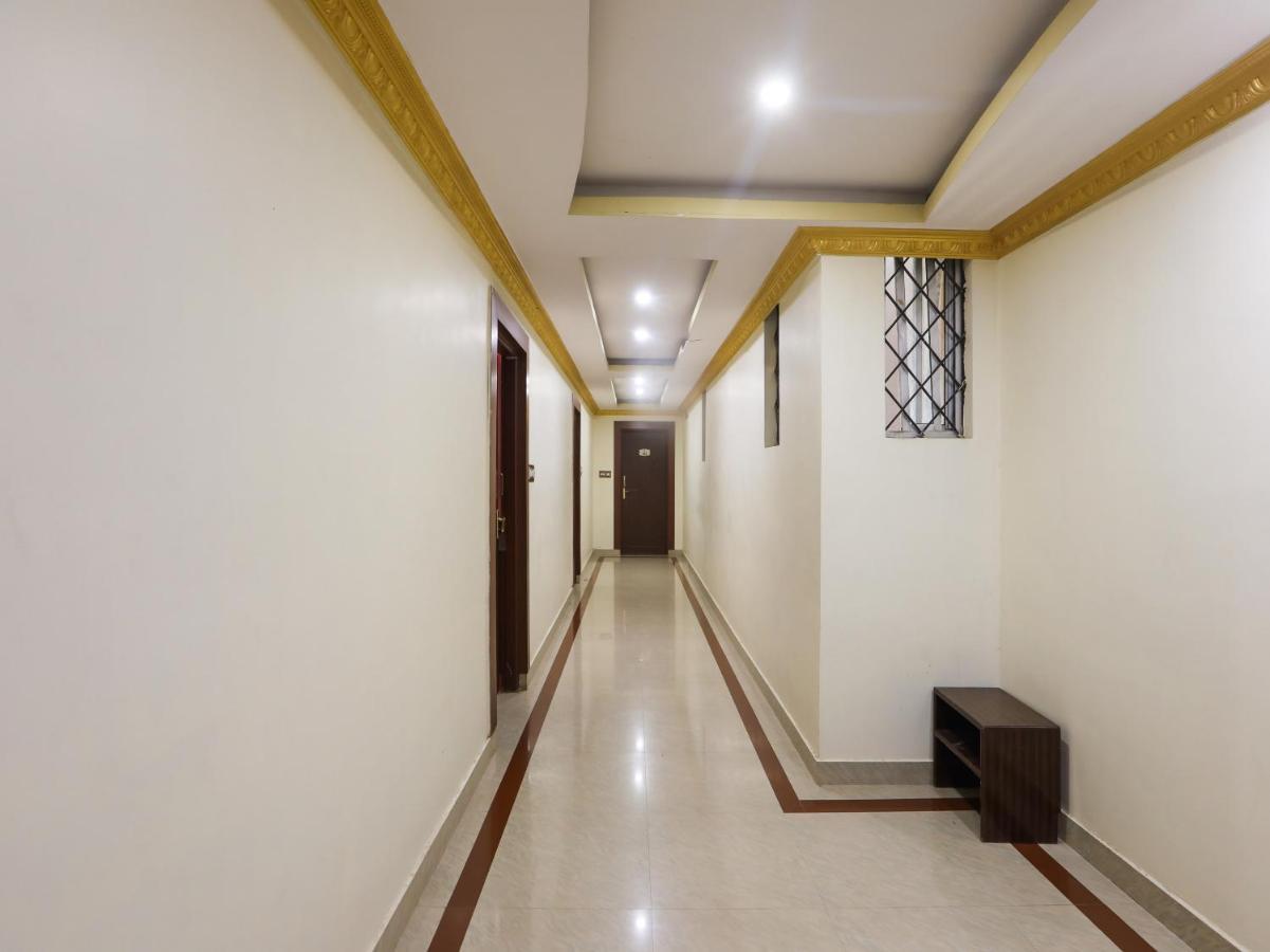 Capital O 84002 Hotel Top In Town President Kushālnagar Extérieur photo